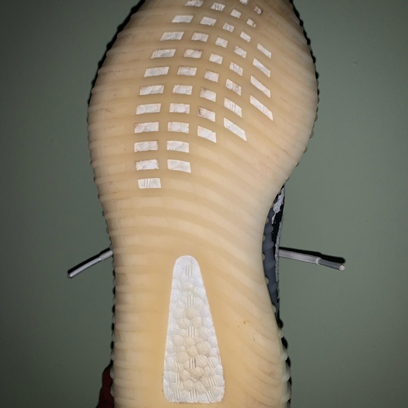 Yeezy 350 V2 Zebra - Picture 5 of 6